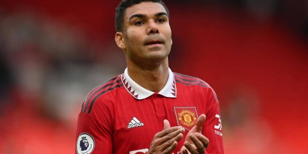 卡塞米罗的“降薪续约”:曼联豪赌的理性回归,还是战术革新的妥协?