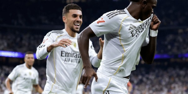 维尼修斯双响造红牌!姆巴佩破门伤退,皇马3-1黄潜重返西甲第一