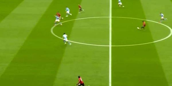 曼联续约低迷魔咒!阿莫林不满4000万边锋表现,业余传球选择被批